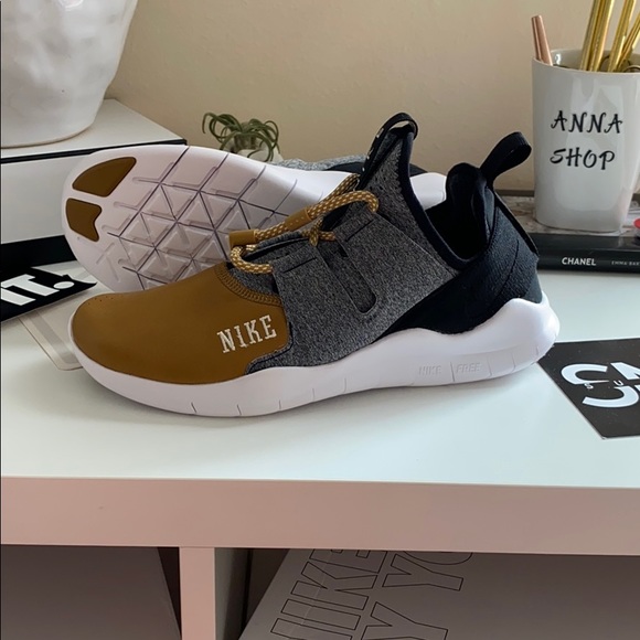 NWT Nike free RN - Picture 8 of 8